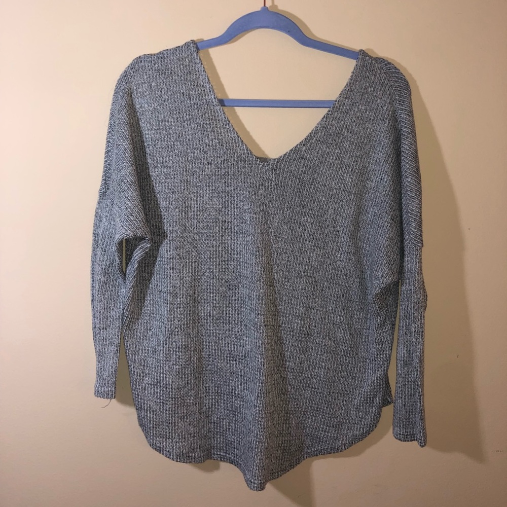 Grey long-sleeve shirt